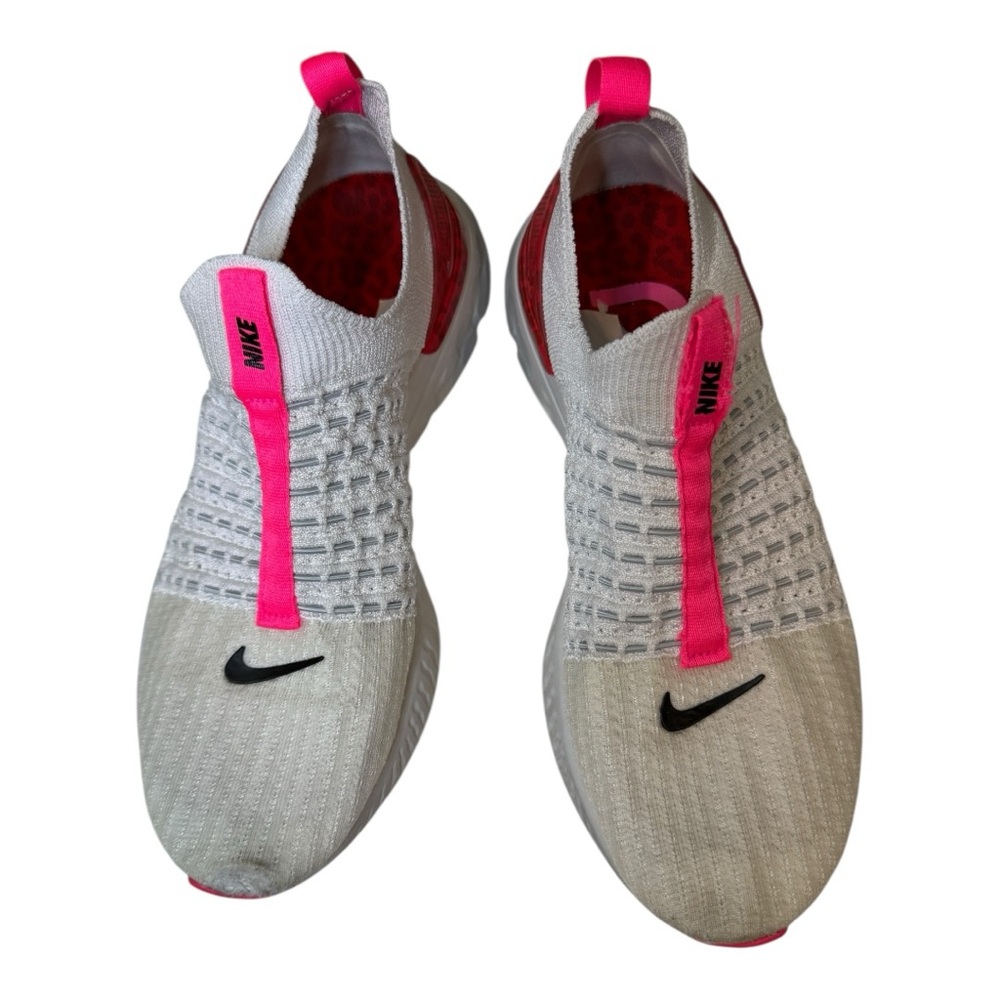 Nike Wmns React Phantom Run Flyknit 2 'Platinum Tint Chile Red' EUC